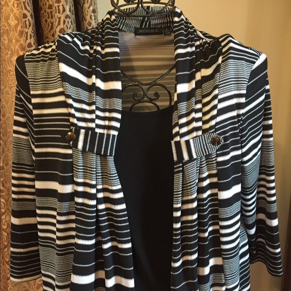 Beautiful B&W top by Notations - Picture 7 of 8